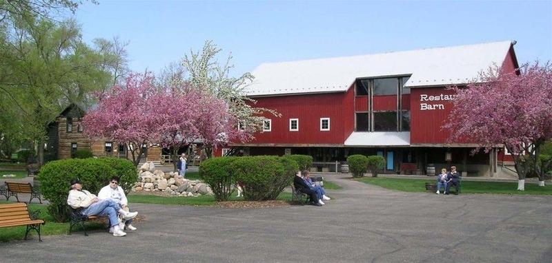 فندق Amish Inn