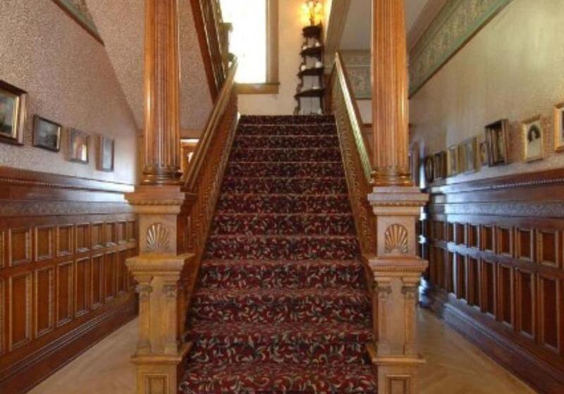 فندق Amsterdam's Curry Mansion Inn