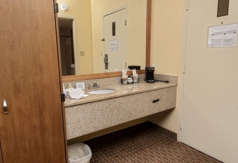 בית מלון כפרי Quality Inn Bangor Airport