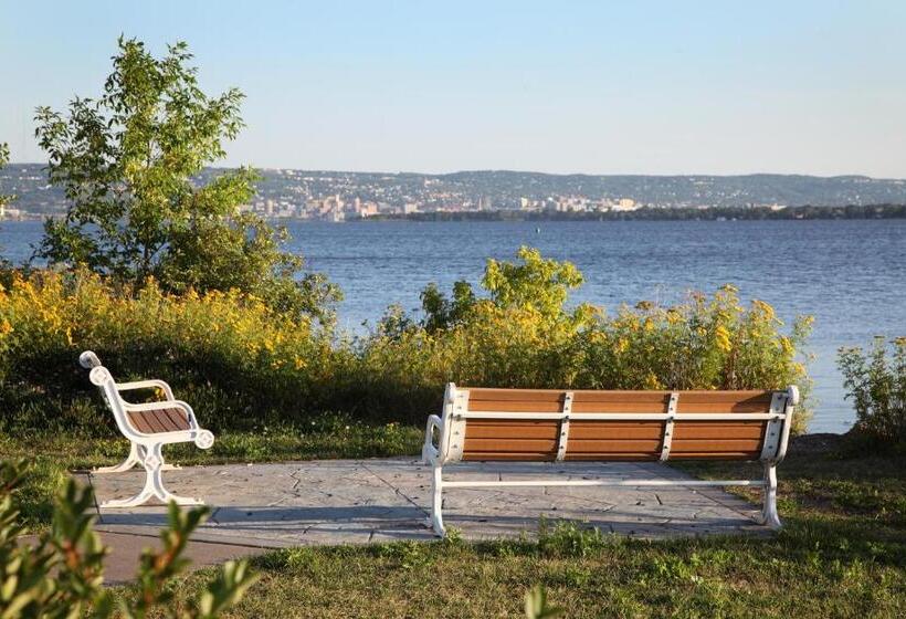 Отель Barkers Island Inn Resort & Conference Center