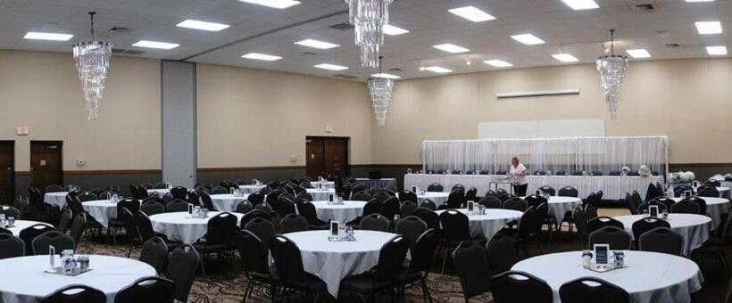 هتل Barkers Island Inn Resort & Conference Center