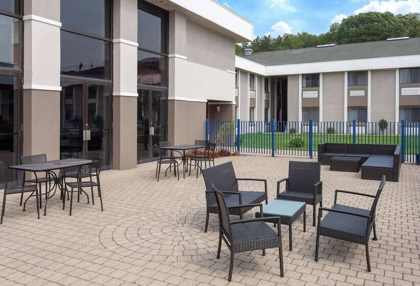 בית מלון כפרי Baymont By Wyndham Grand Haven