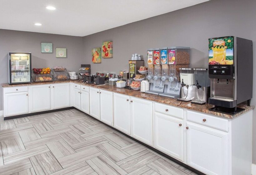 בית מלון כפרי Baymont By Wyndham Grand Haven