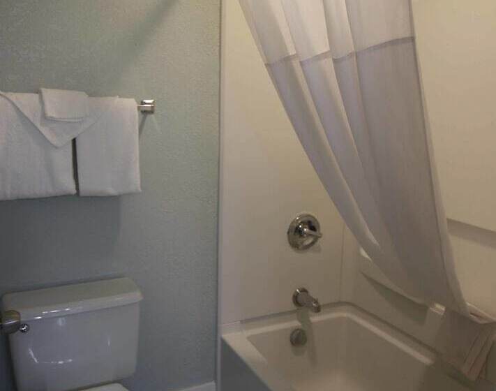 בית מלון כפרי Baymont By Wyndham Grand Haven