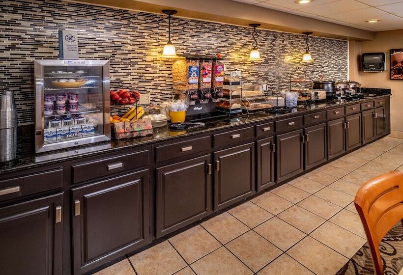 בית מלון כפרי Best Western Huntington Mall Inn