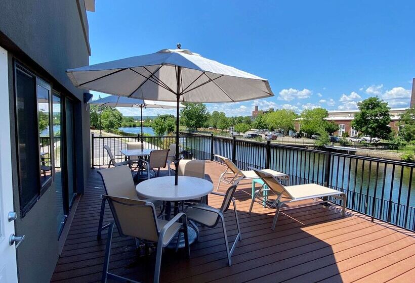 호텔 Best Western Plus Landmark Inn