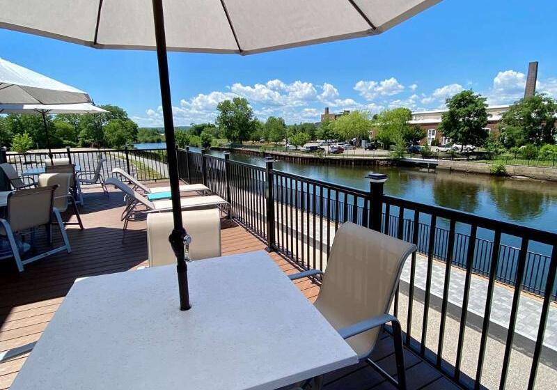 호텔 Best Western Plus Landmark Inn