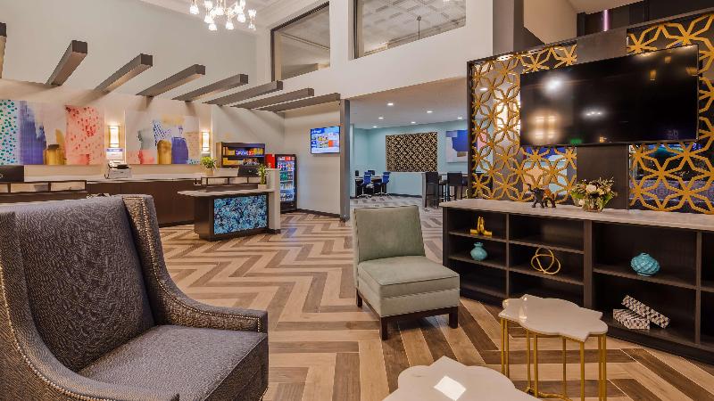 هتل Best Western Plus Landmark Inn