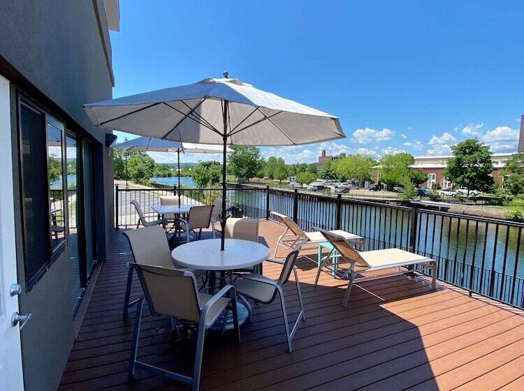 호텔 Best Western Plus Landmark Inn