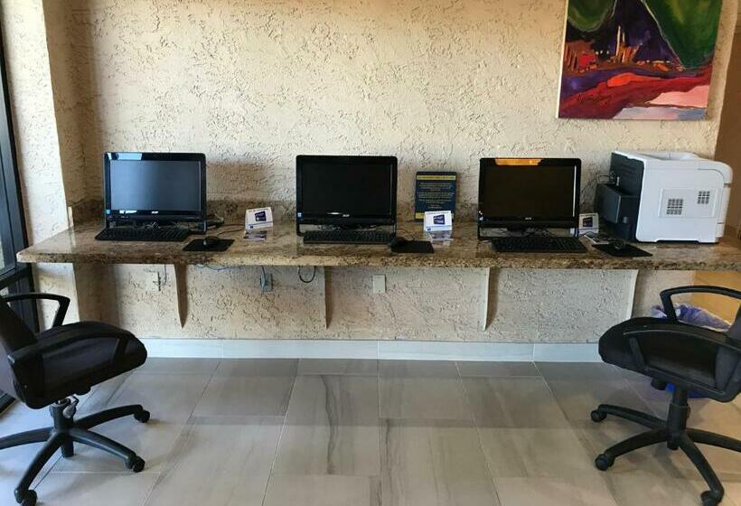 هتل Tempe By The Mall Phoenix Airport