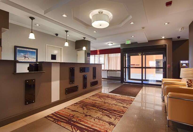 هتل Best Western Inn At The Rochester Airport