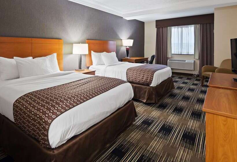 هتل Best Western Inn At The Rochester Airport