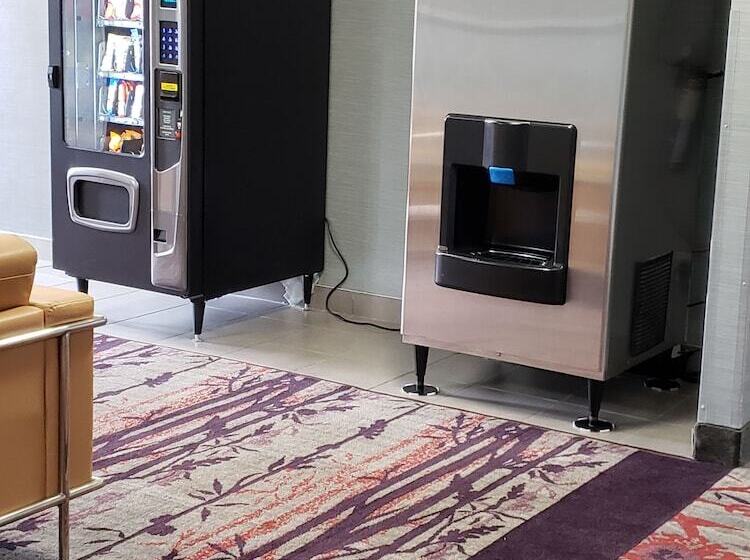 호텔 Best Western Inn At The Rochester Airport