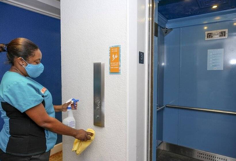 Circa 39 Hotel, An Ihg