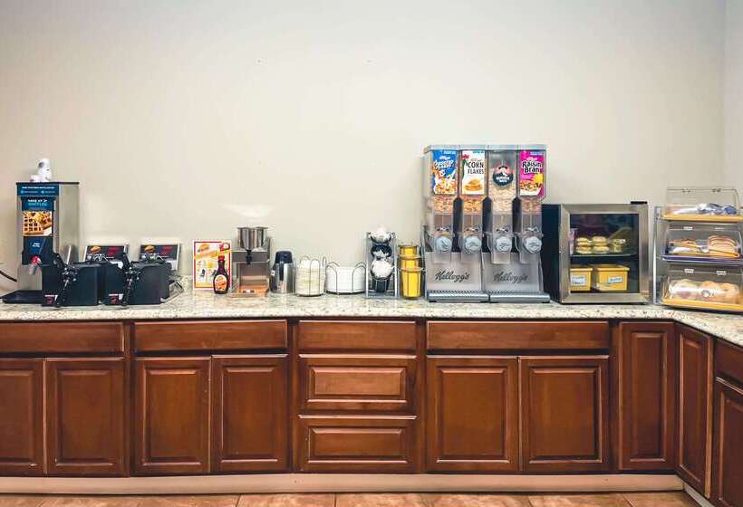 فندق Ramada By Wyndham Lumberton