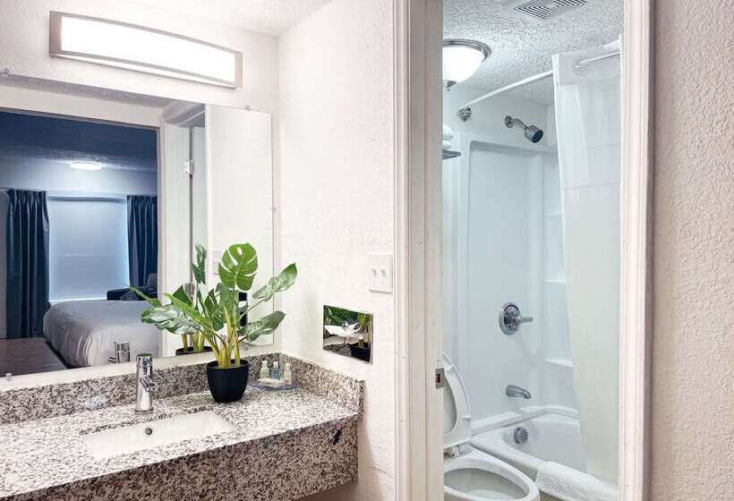 فندق Ramada By Wyndham Lumberton