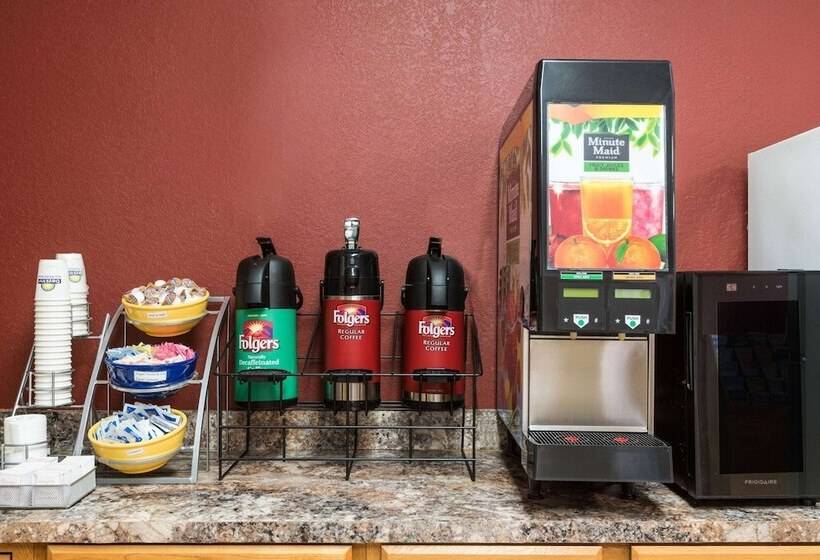 فندق Ramada By Wyndham Lumberton