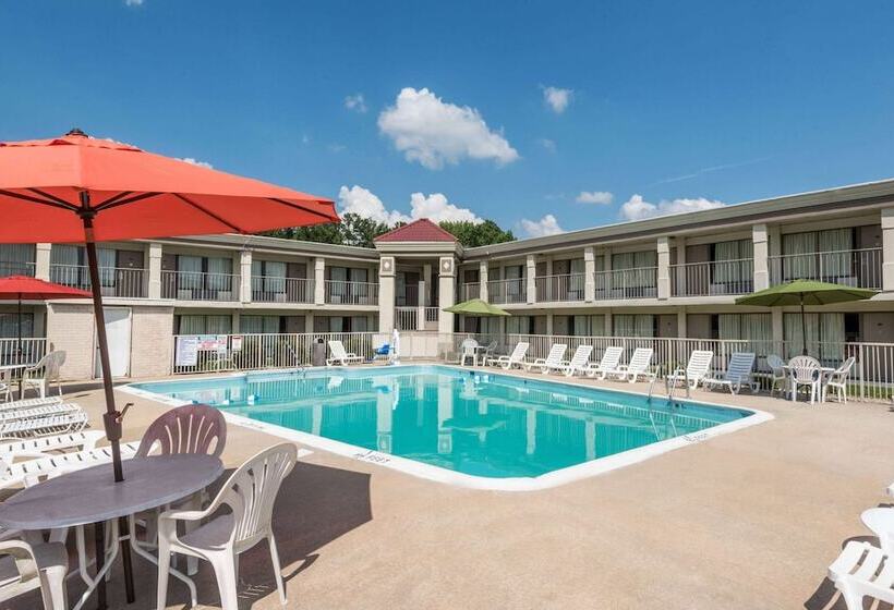 فندق Ramada By Wyndham Lumberton