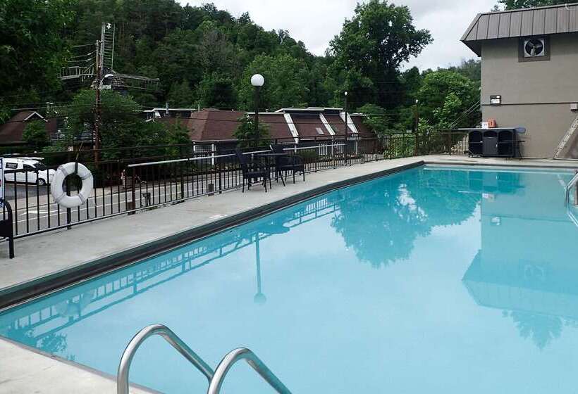 호텔 Clarion Pointe Downtown Gatlinburg