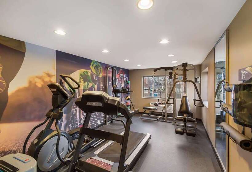 酒店 Clarion Pointe Downtown