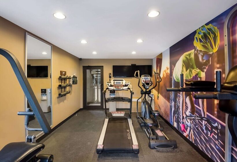 호텔 Clarion Pointe Downtown