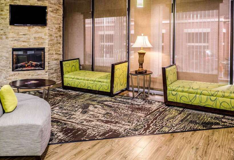 ホテル Comfort Inn Downtown Charleston