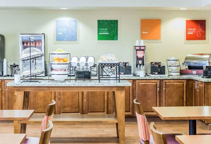 فندق Comfort Inn Fayetteville West Near Fort Liberty