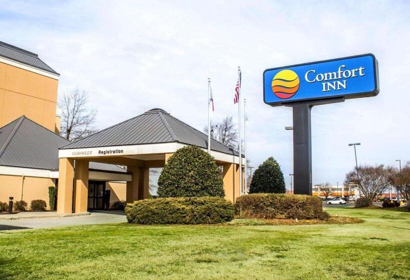 فندق Comfort Inn Fayetteville West Near Fort Liberty