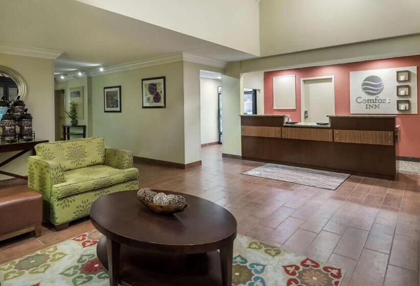 فندق Comfort Inn Fayetteville West Near Fort Liberty