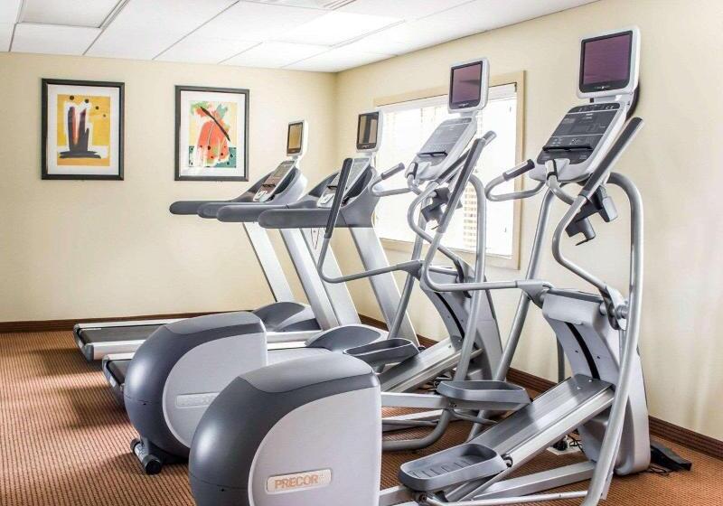 فندق Comfort Inn Fayetteville West Near Fort Liberty