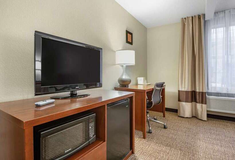 فندق Comfort Inn Splash Harbor