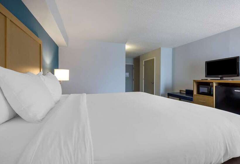 Отель Comfort Inn & Suites Alexandria West