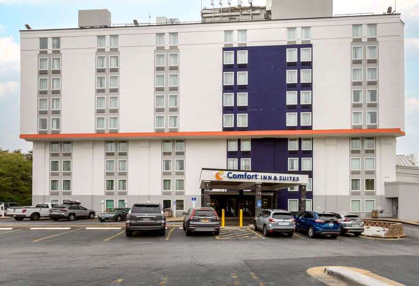 Отель Comfort Inn & Suites Alexandria West