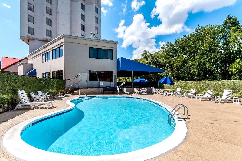 Отель Comfort Inn & Suites Alexandria West