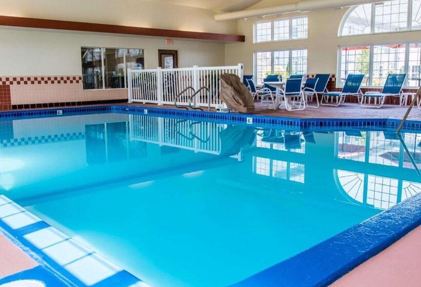 호텔 Comfort Inn & Suites And Conference Center