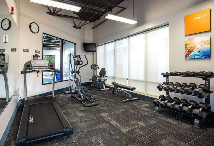 فندق Comfort Inn & Suites Buffalo Airport