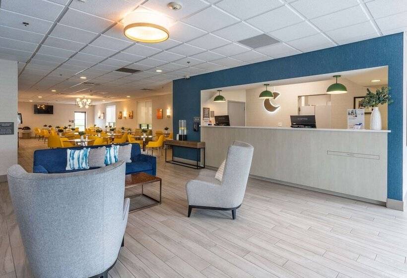 فندق Comfort Inn & Suites Buffalo Airport