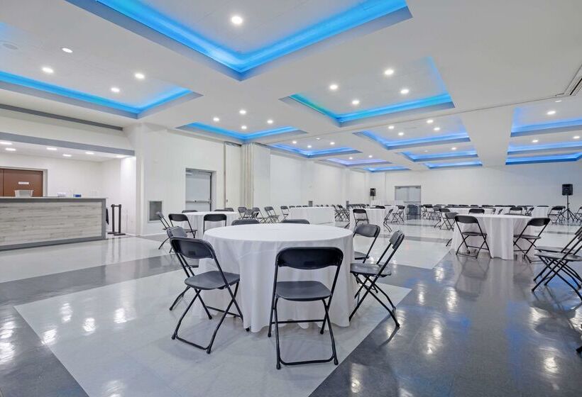 Clarion Hotel & Suites Bwi Airport North