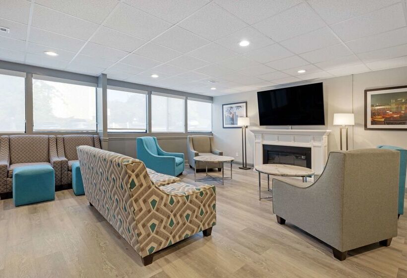 Clarion Hotel & Suites Bwi Airport North