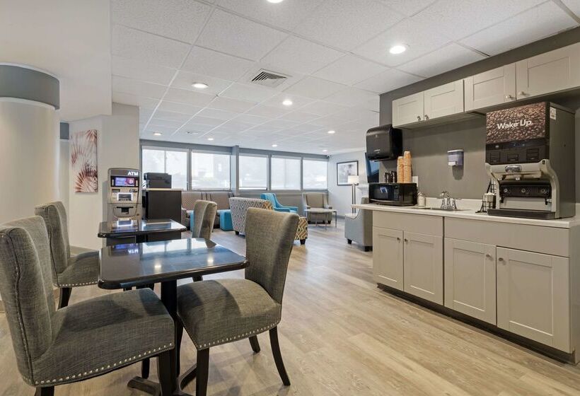 Clarion Hotel & Suites Bwi Airport North