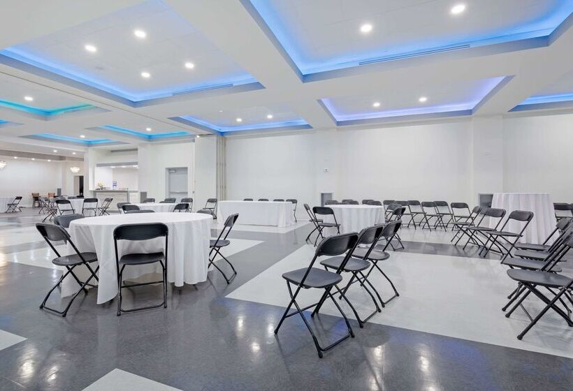 Clarion Hotel & Suites Bwi Airport North