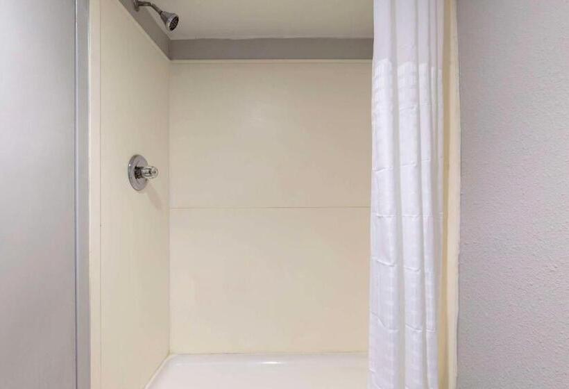 Clarion Hotel & Suites Bwi Airport North