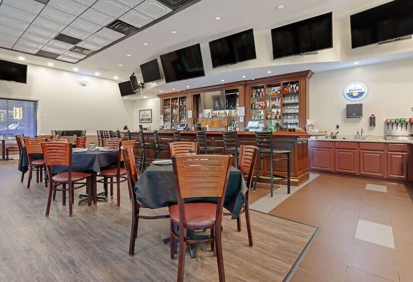 Clarion Hotel & Suites Bwi Airport North