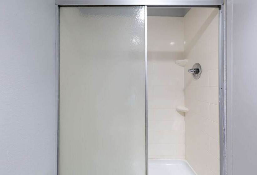 Clarion Hotel & Suites Bwi Airport North