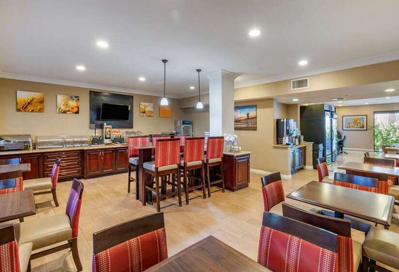 호텔 Comfort Inn & Suites Huntington Beach