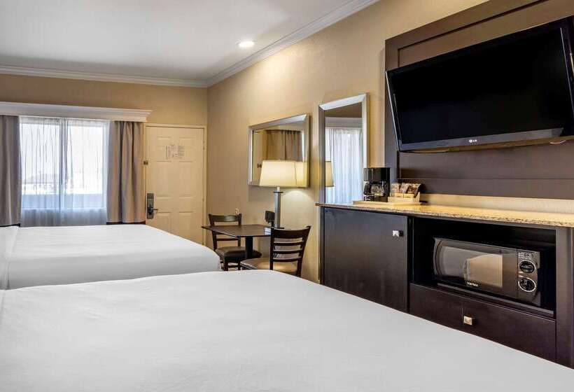 호텔 Comfort Inn & Suites Huntington Beach