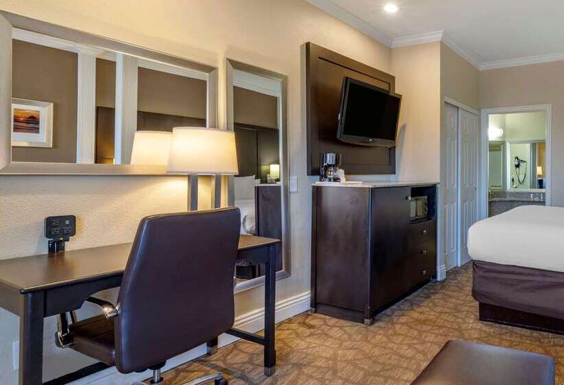 호텔 Comfort Inn & Suites Huntington Beach