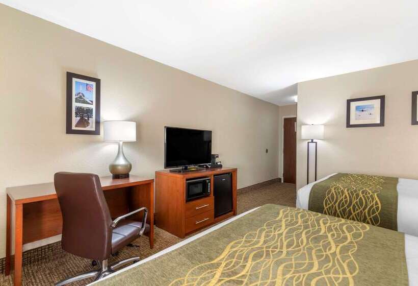 هتل Comfort Inn & Suites  Near Robins Air Force Base Main Gate