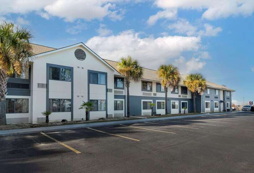 هتل Comfort Inn & Suites  Near Robins Air Force Base Main Gate