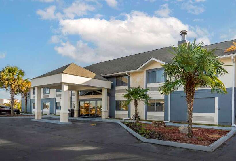 Отель Comfort Inn & Suites Near Robins Air Force Base Main Gate